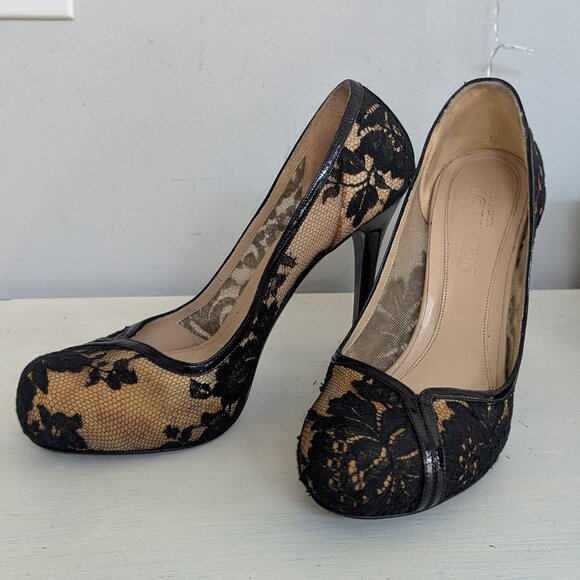 Alexander McQueen Lacy Pumps - Picture 4 of 11